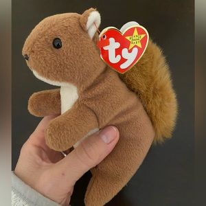 Ty vintage Beanie Baby squirrel (Nuts)